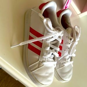 Girls used tennis shoes